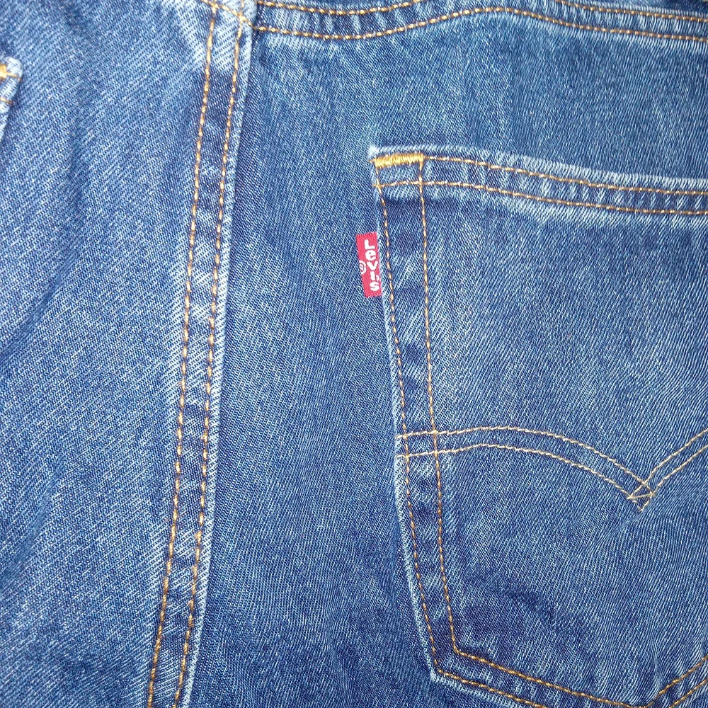 Levi’s 550 Relaxed Fit Jeans W36 L32 Medium Wash Classic Denim EUC